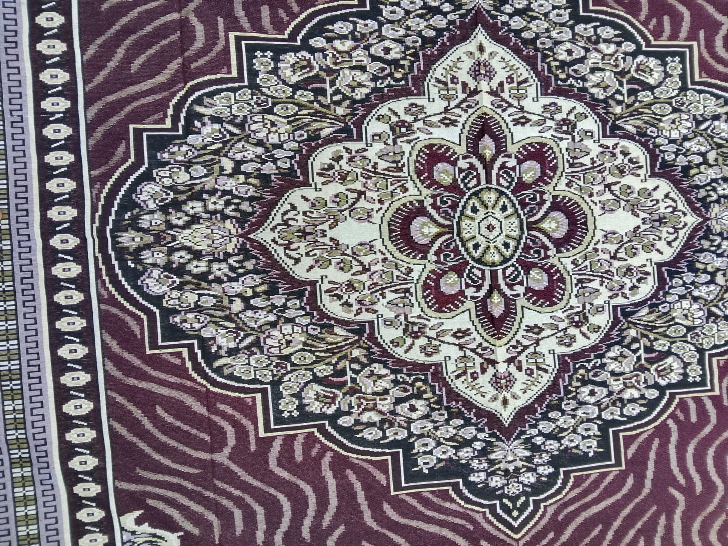 Traditional Multani Jazem – 9x10 Ft & 9x11 – Classic Persian Floral Medallion Design