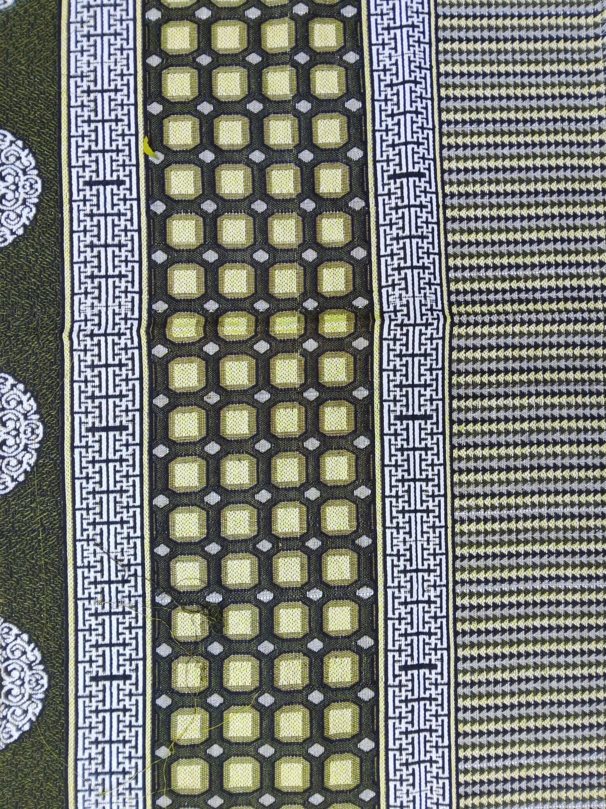 Traditional Multani Jazem – 9x10 Ft & 9x11 Ft  – Modern Geometric Polka Dot Design